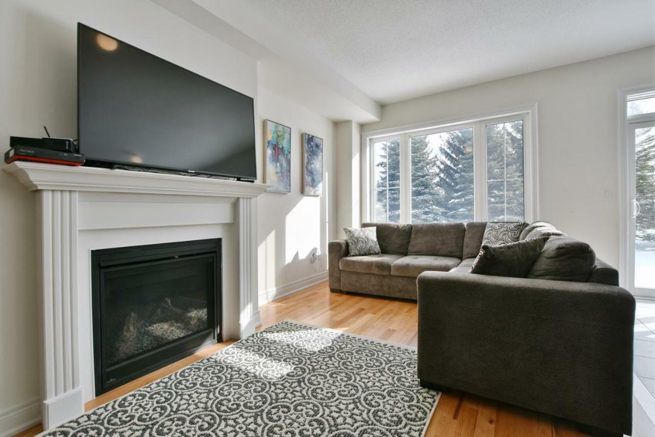 New Blue Mountain Village Snowbridge Executive Townhome Sleeps 10 With Outdoor Pool And Shuttle Nottawa 外观 照片