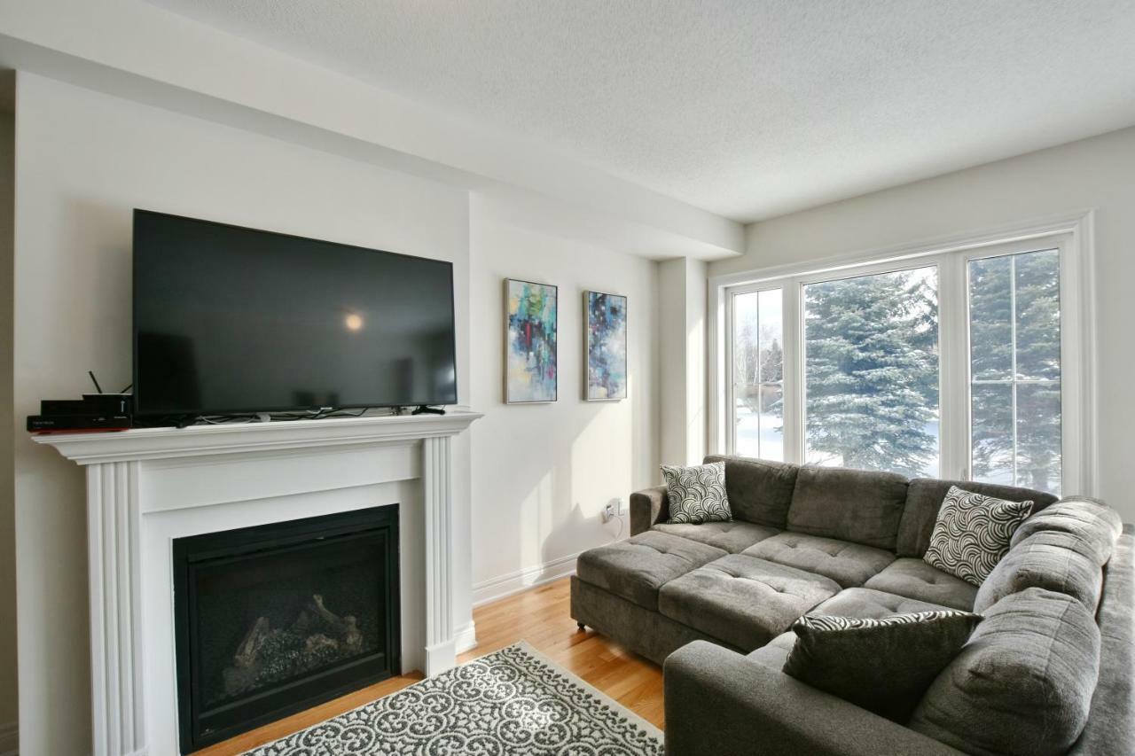New Blue Mountain Village Snowbridge Executive Townhome Sleeps 10 With Outdoor Pool And Shuttle Nottawa 外观 照片