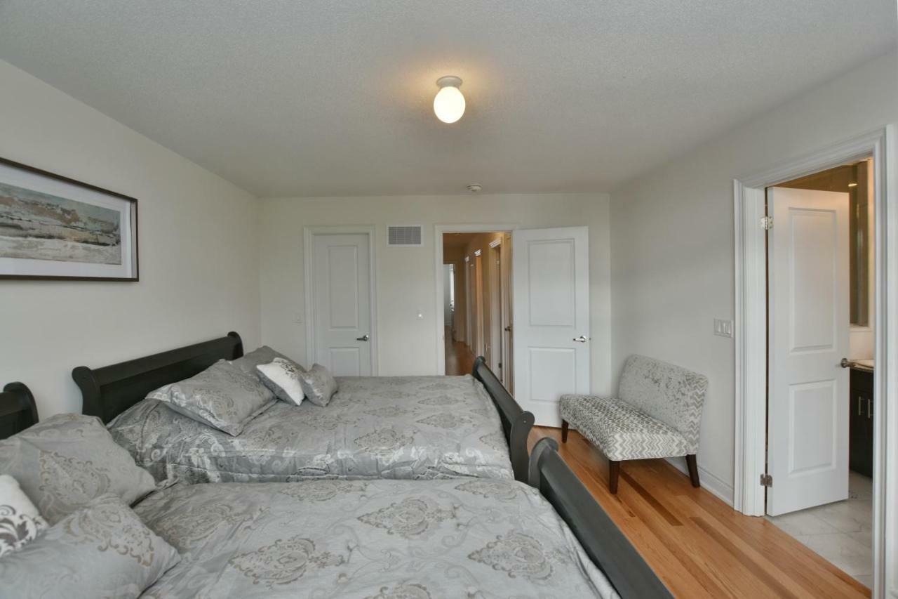 New Blue Mountain Village Snowbridge Executive Townhome Sleeps 10 With Outdoor Pool And Shuttle Nottawa 外观 照片