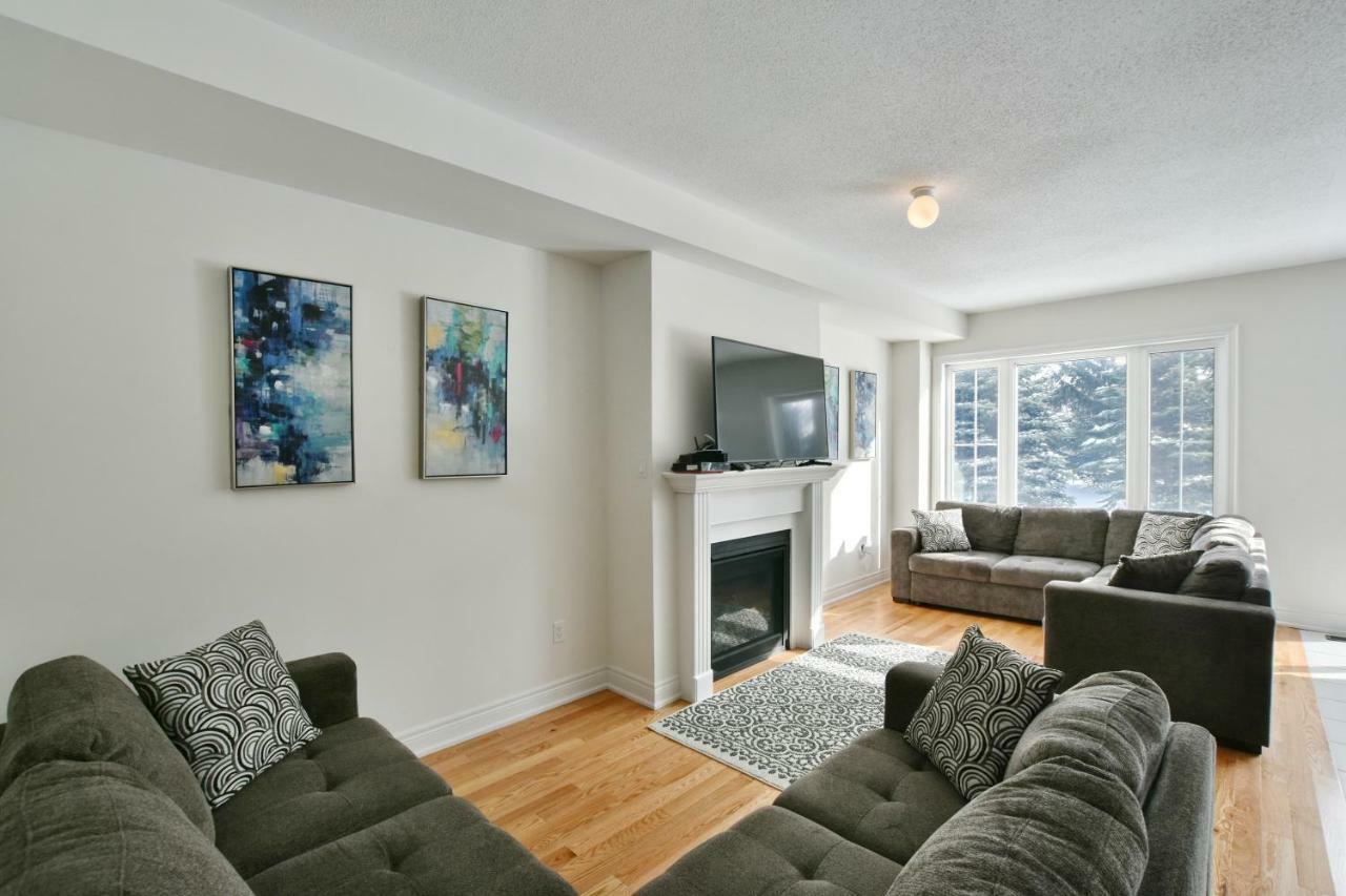 New Blue Mountain Village Snowbridge Executive Townhome Sleeps 10 With Outdoor Pool And Shuttle Nottawa 外观 照片