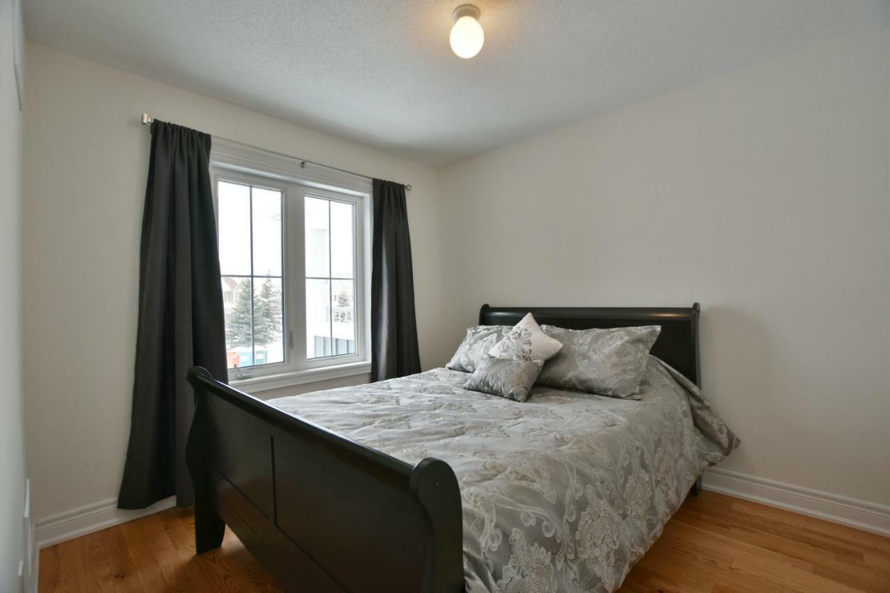 New Blue Mountain Village Snowbridge Executive Townhome Sleeps 10 With Outdoor Pool And Shuttle Nottawa 外观 照片