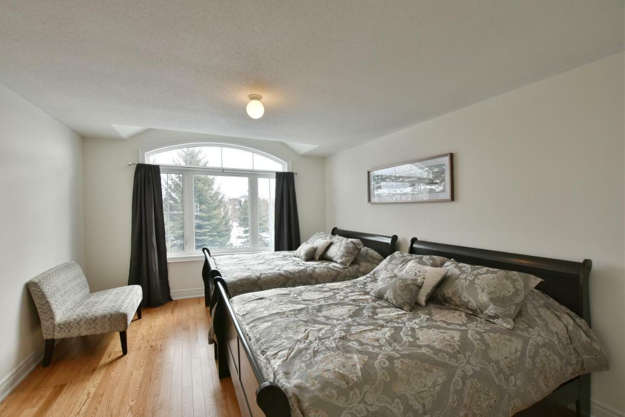 New Blue Mountain Village Snowbridge Executive Townhome Sleeps 10 With Outdoor Pool And Shuttle Nottawa 外观 照片
